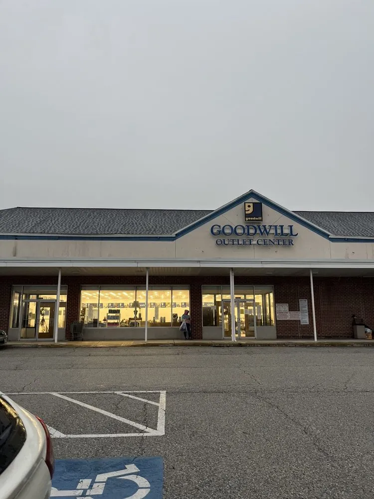 Photo of the Goodwill Bins Baltimore storefront