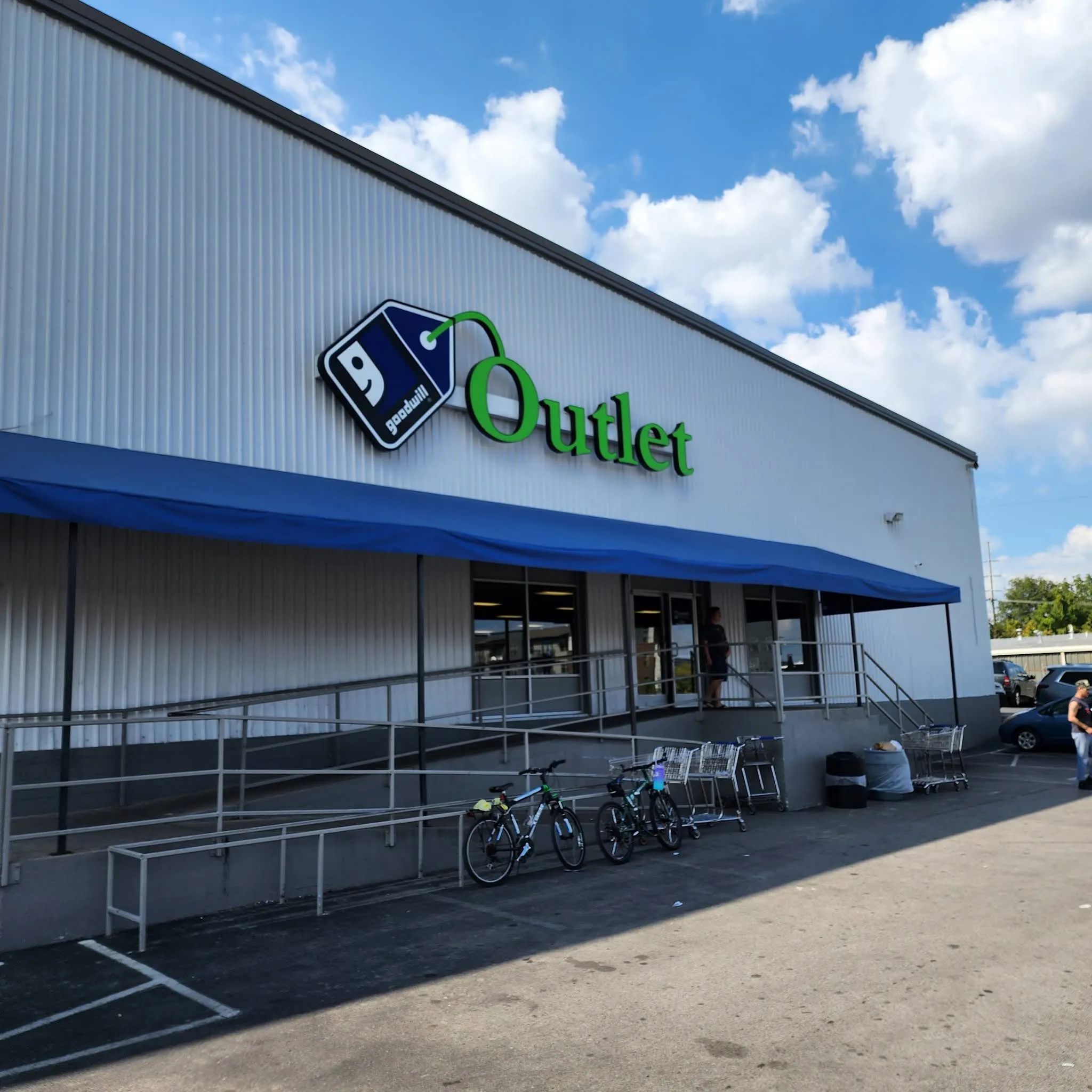 Photo of the Goodwill Bins Berry Hill storefront