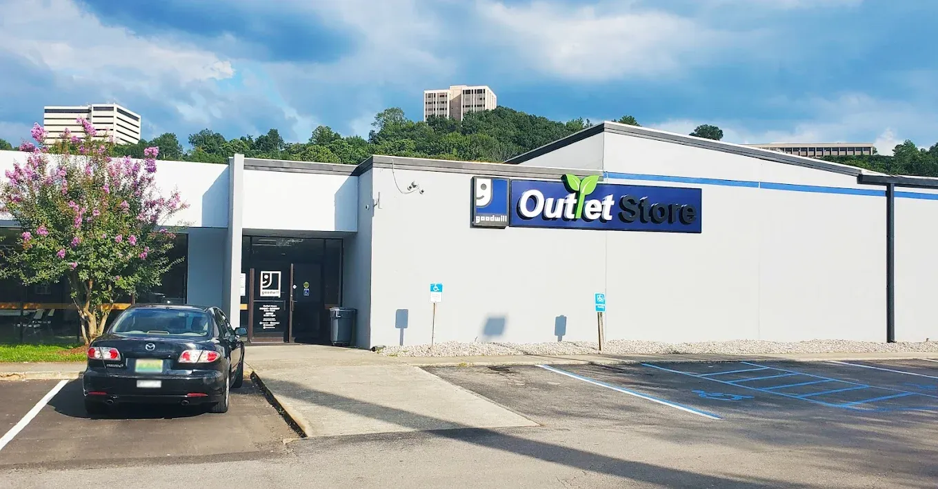 Photo of the Goodwill Bins Birmingham storefront