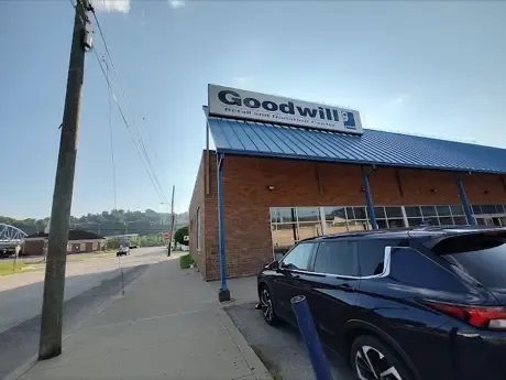 Photo of the Goodwill Bins Charleston storefront