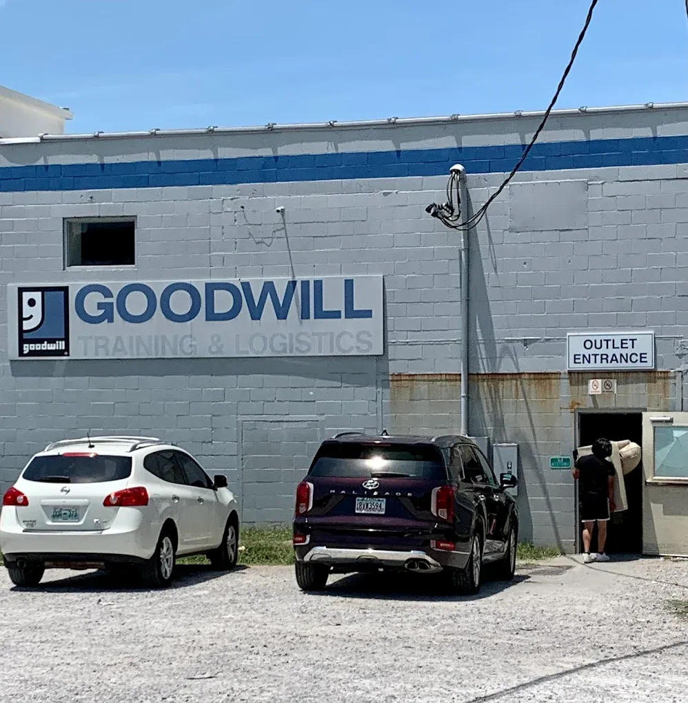 Photo of the Goodwill Bins Chattanooga storefront