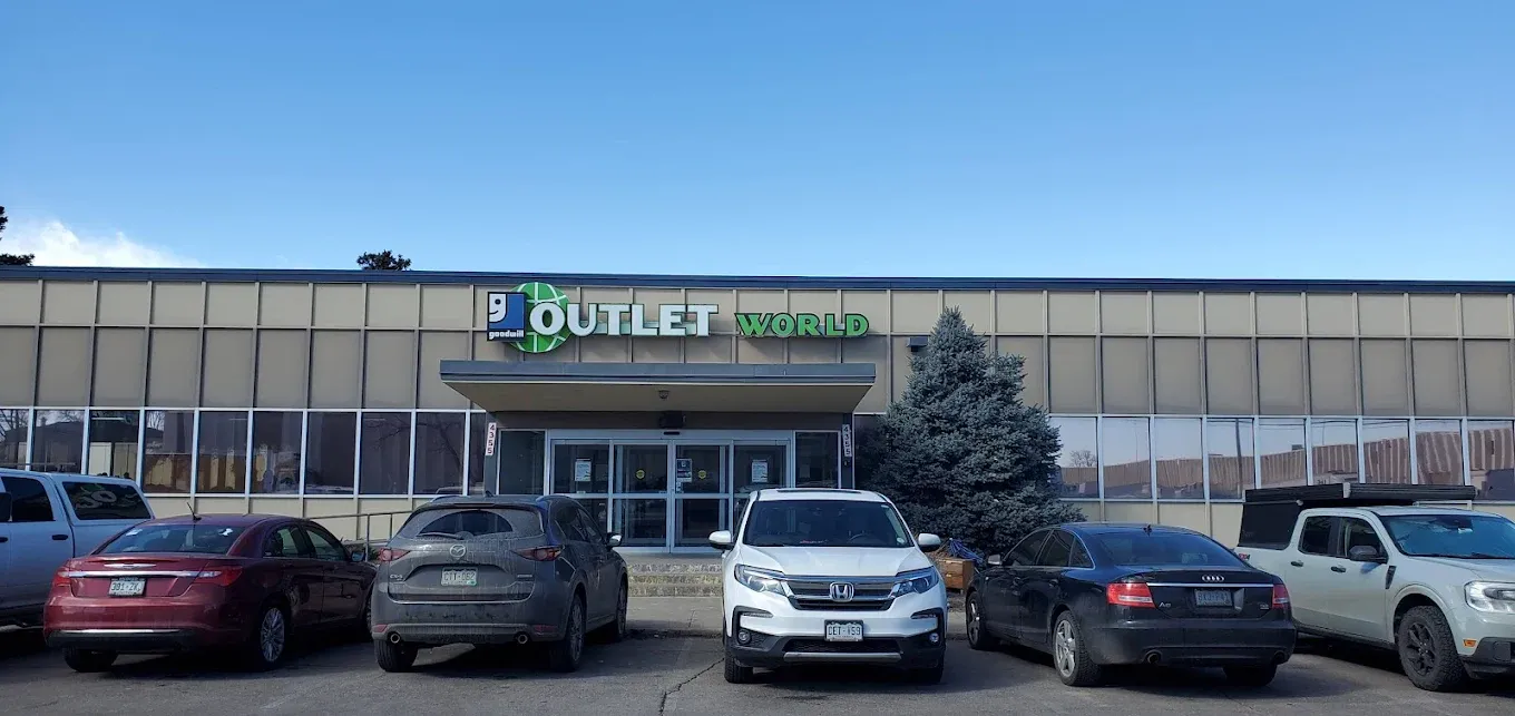 Photo of the Goodwill Bins Denver storefront