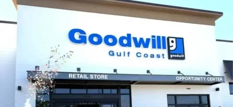 Photo of the Goodwill Bins Foley storefront