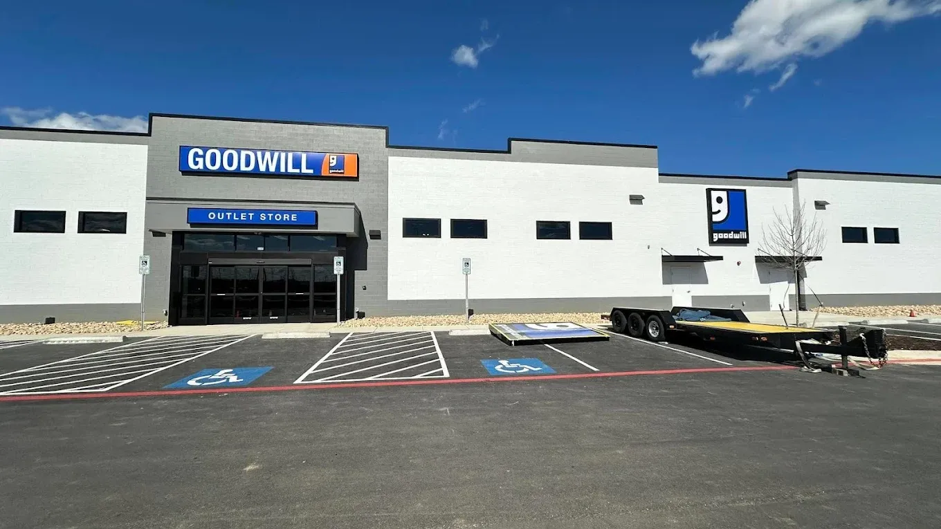 Photo of the Goodwill Bins Harrisonburg storefront