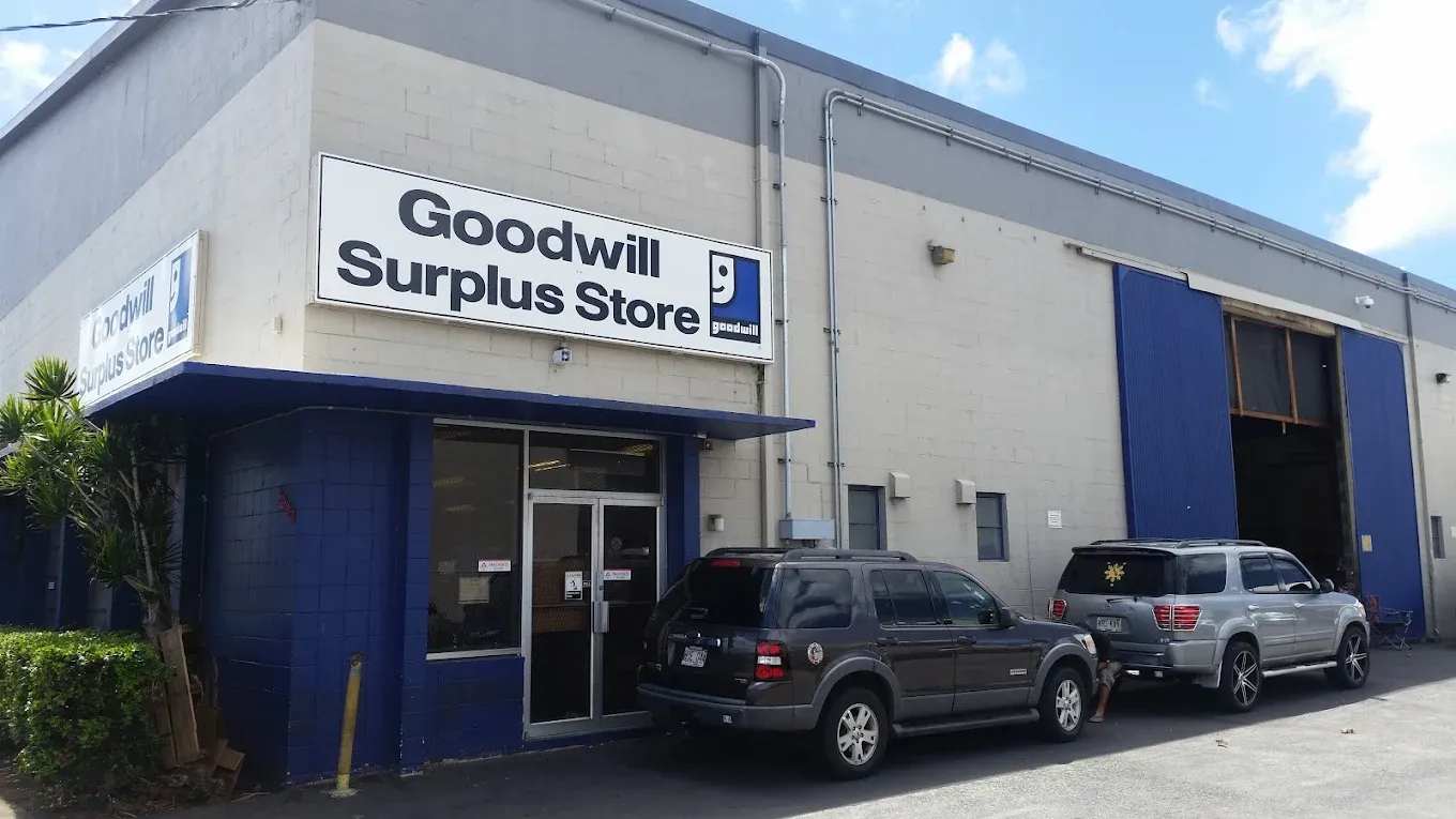 Photo of the Goodwill Bins Honolulu storefront