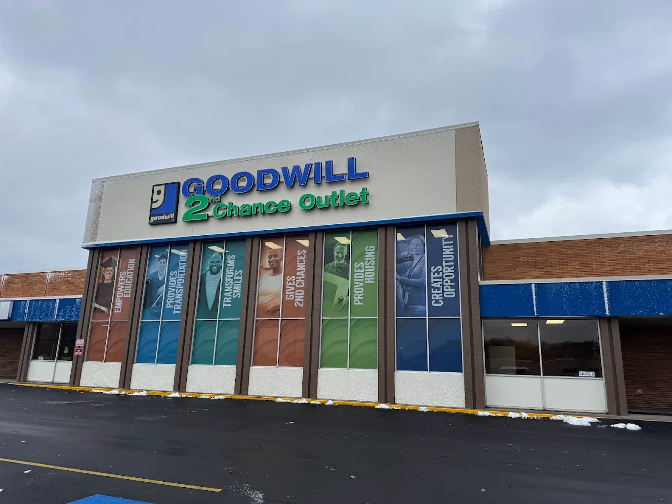 Photo of the Goodwill Bins Louisville storefront