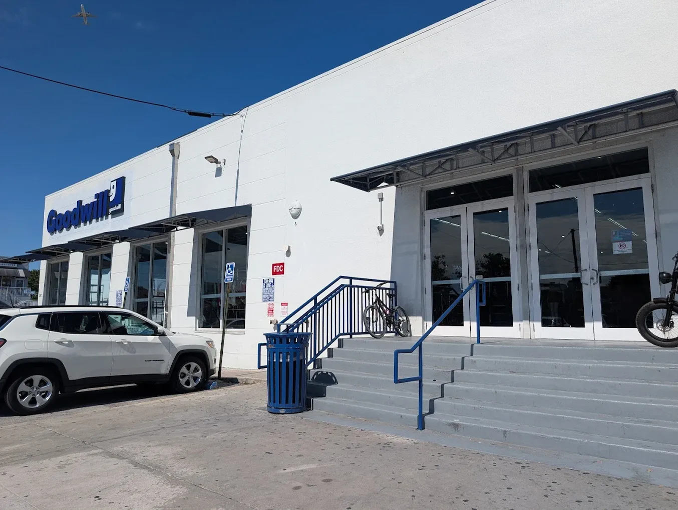Photo of the Goodwill Bins Miami storefront