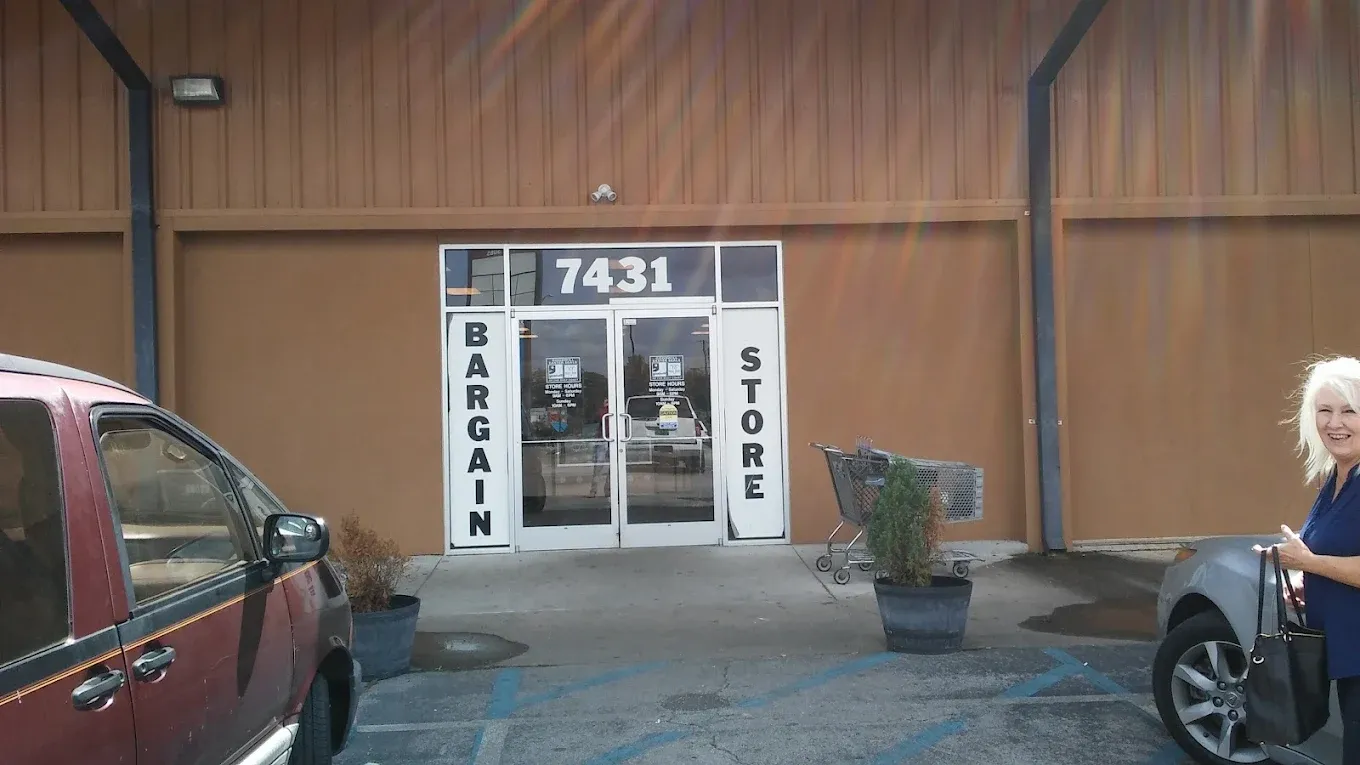 Photo of the Goodwill Bins Mobile storefront