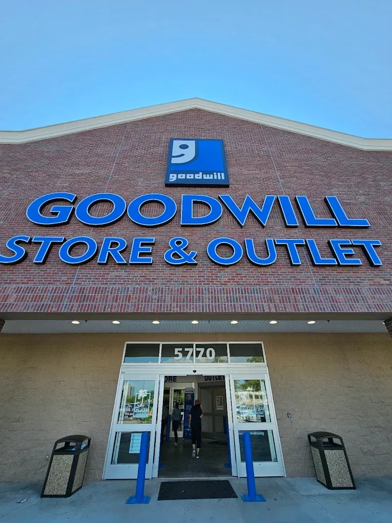 Photo of the Goodwill Bins New Orleans storefront