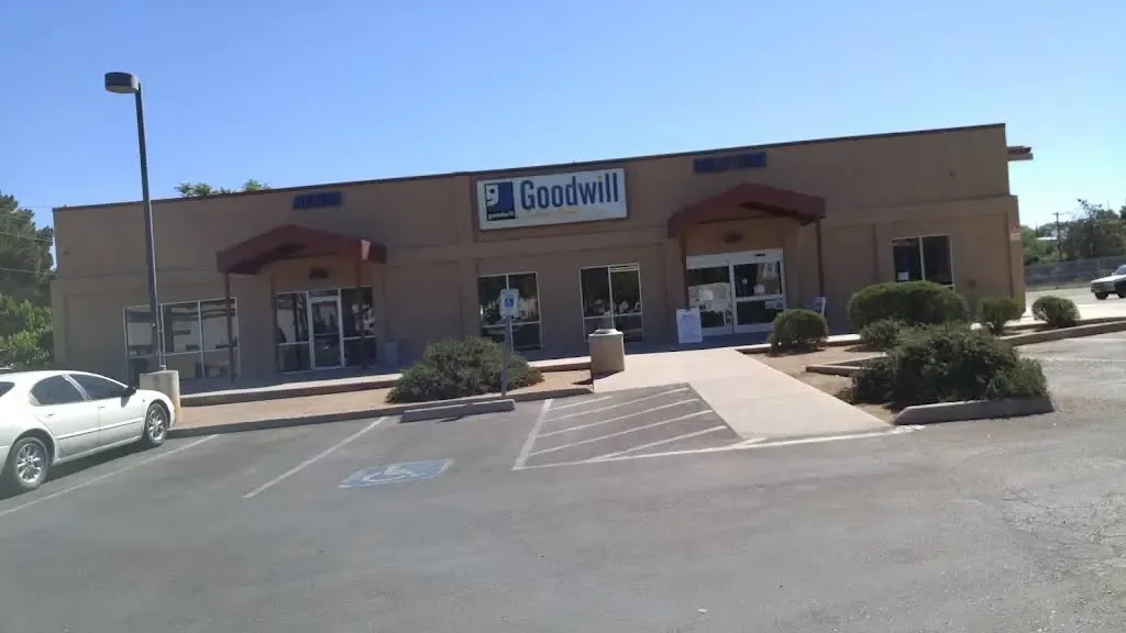 Photo of the Goodwill Bins Nogales storefront