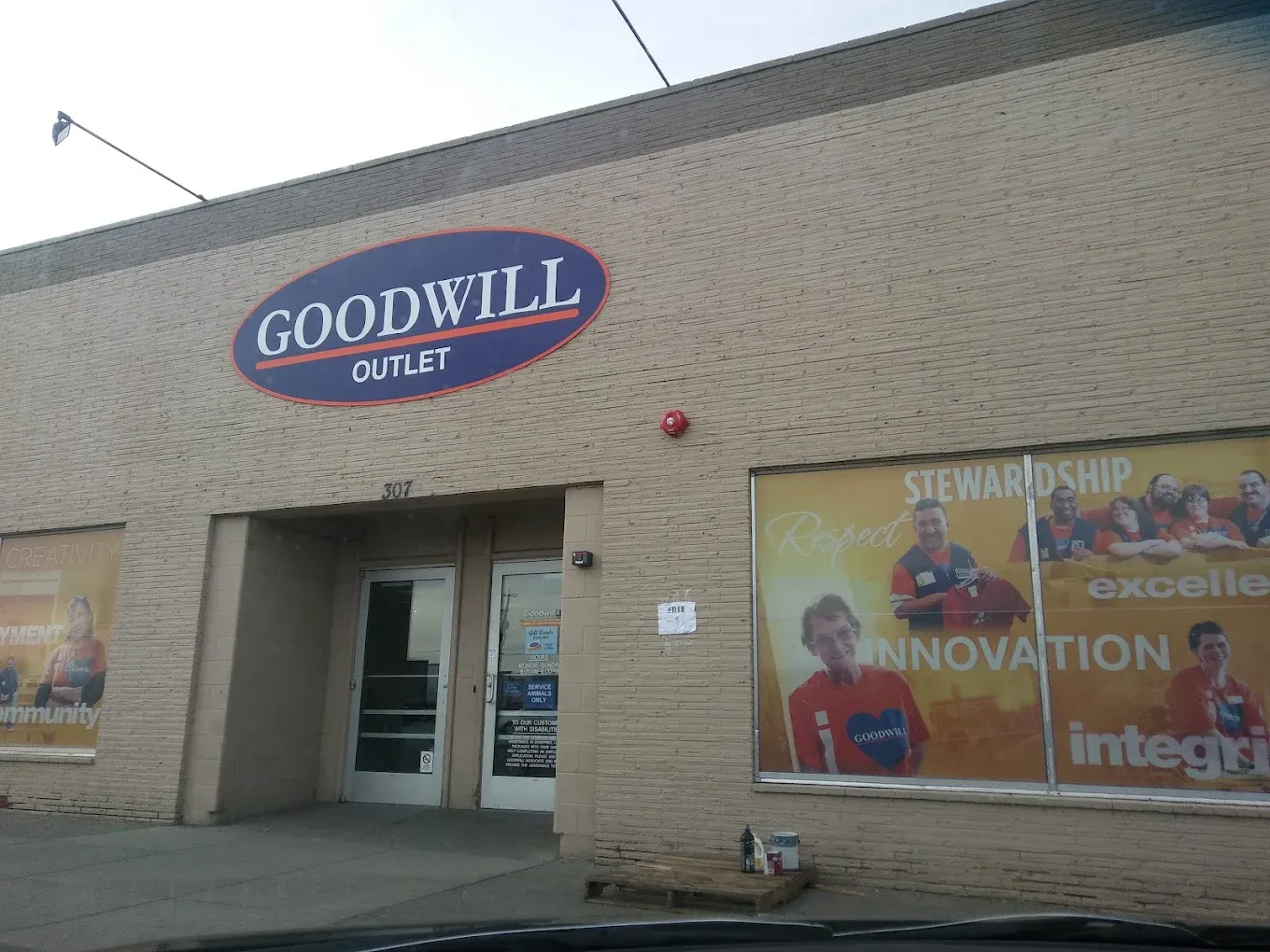 Photo of the Goodwill Bins Pasco storefront