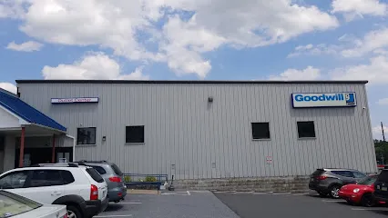 Photo of the Goodwill Bins Reading storefront