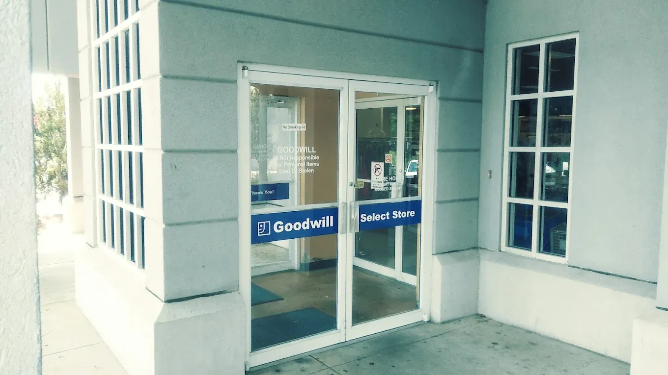 Photo of the Goodwill Bins Ridgeland storefront