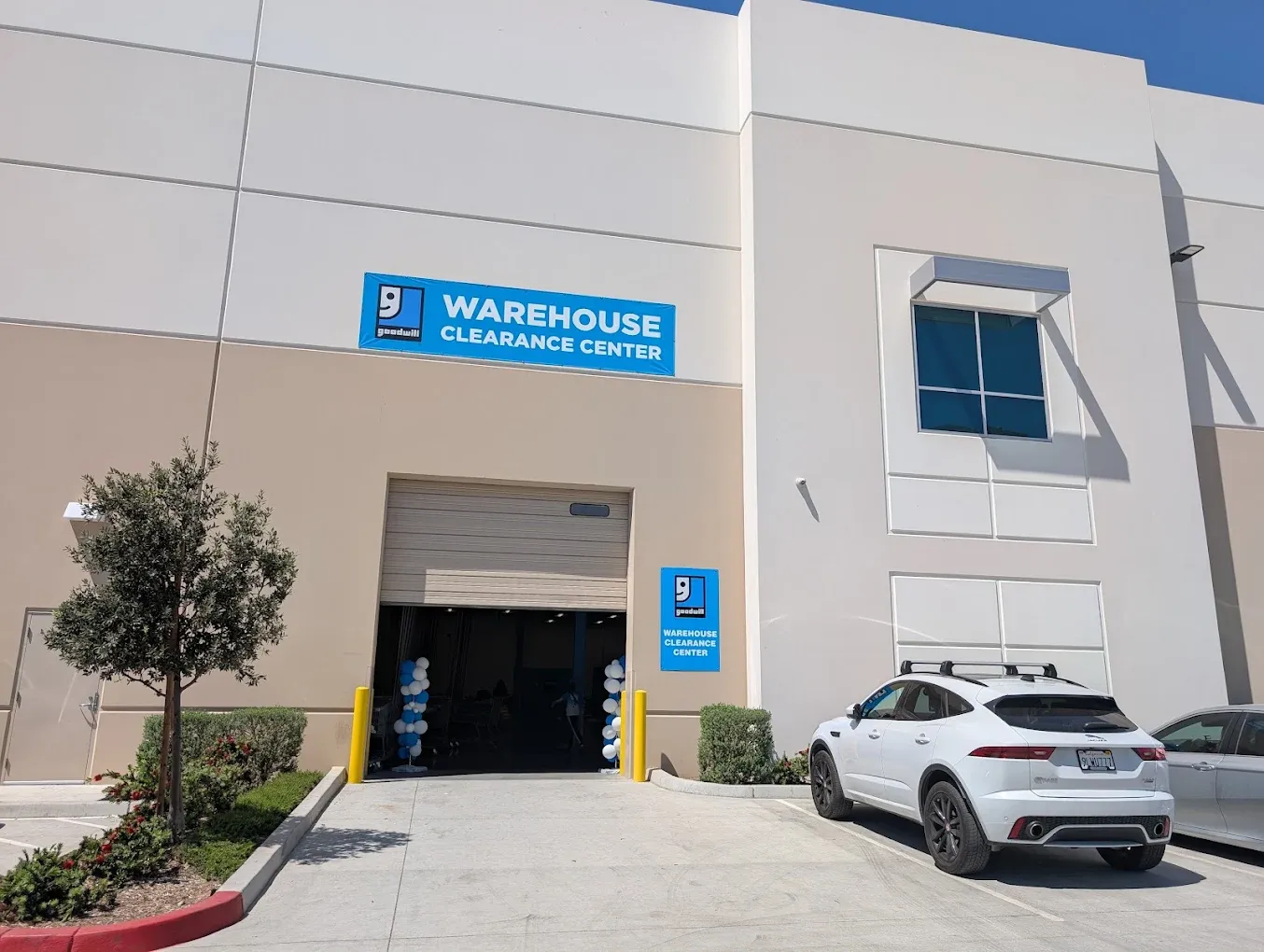 Photo of the Goodwill Bins Riverside storefront