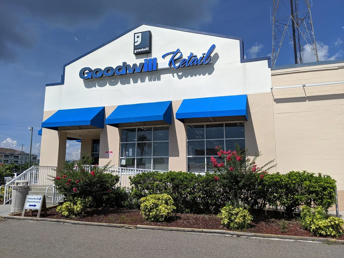 Photo of the Goodwill Bins St. Petersburg storefront