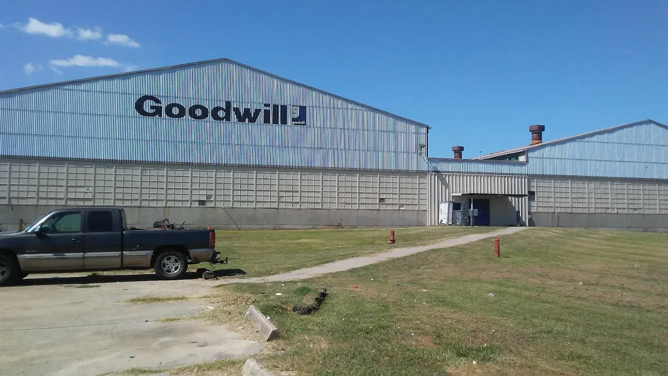 Photo of the Goodwill Bins Shreveport storefront